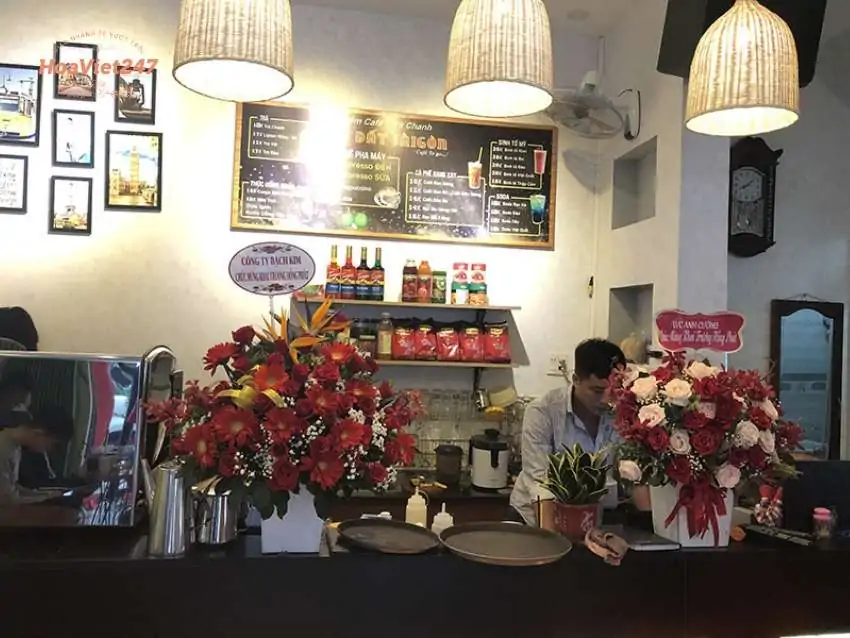 giỏ hoa mừng khai trương quán cafe xinh xắn