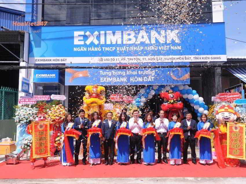 hoa tặng khai trương tại ngân hàng eximbank