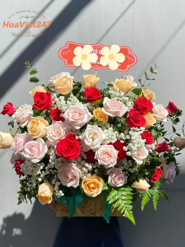 mẫu giỏ hoa hồng được mua nhiều nhất tại cửa hàng hoa khai trương quận 1 