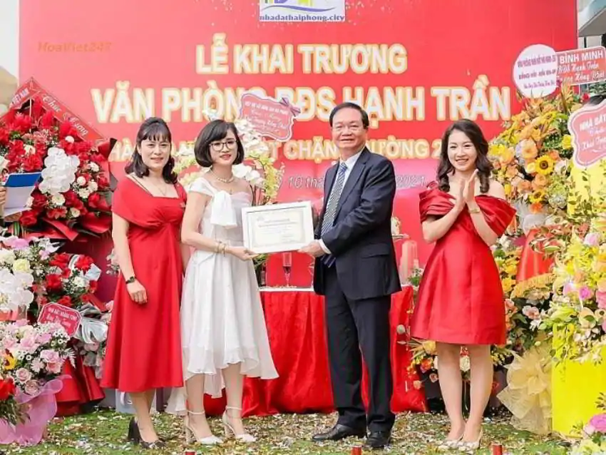 đặt kệ hoa khai trương tại shop đông anh 