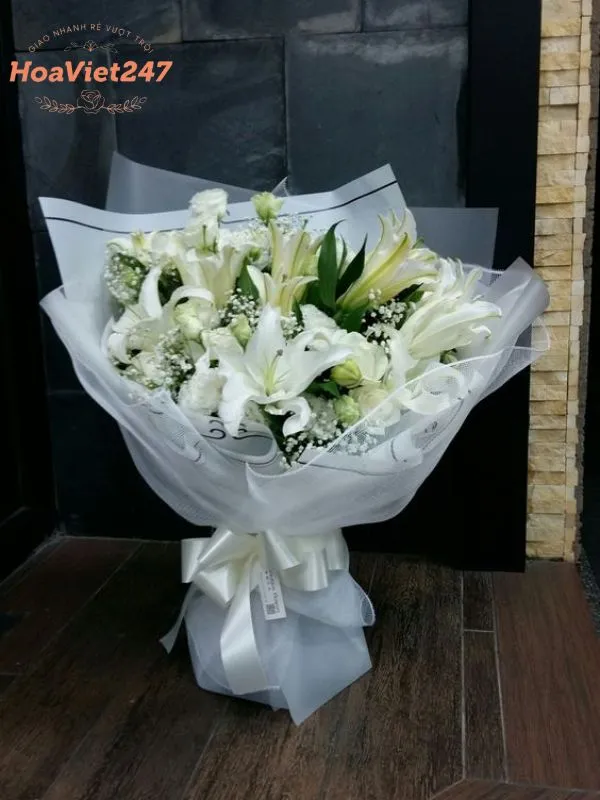 bó hoa ly trắng chúc mừng ngày công an nhân dân 