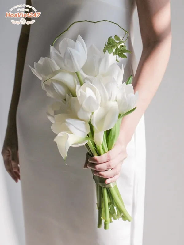 hoa cưới cầm tay tulip