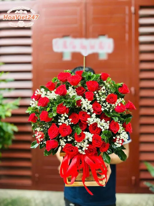 giỏ hoa hồng đỏ cúng tổ nghề