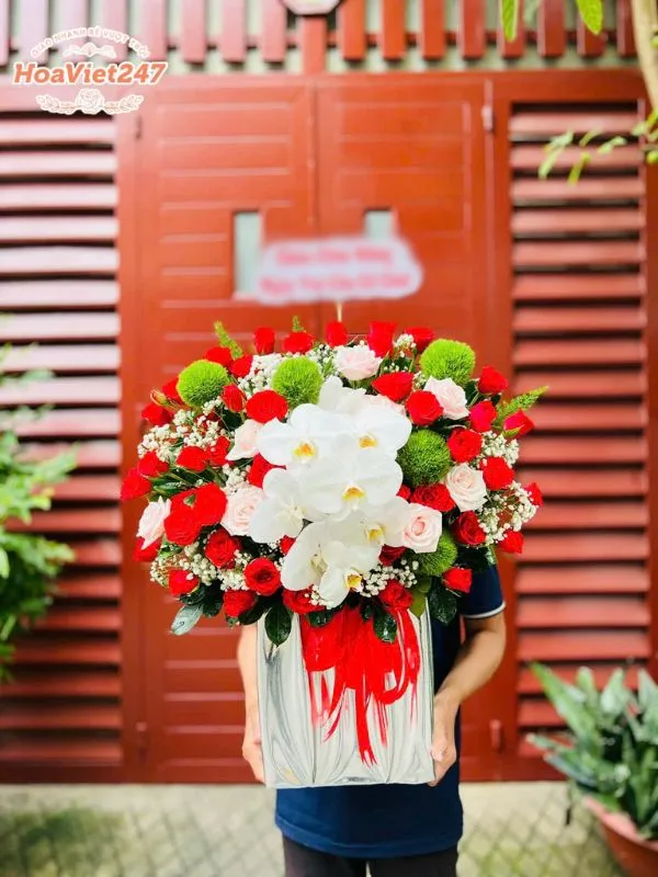 giỏ hoa hồng đỏ cúng tổ nghiệp
